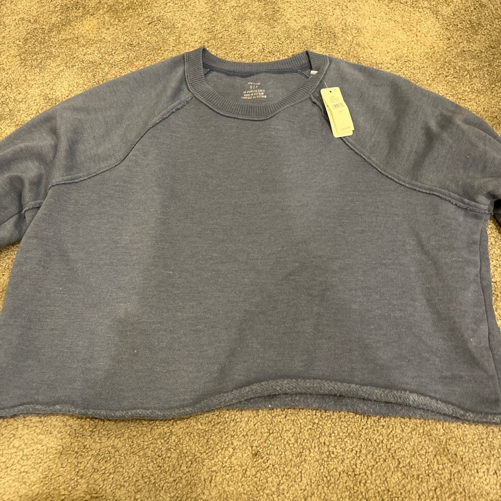 AERIE CROPPED BLUE SWEATSHIRT!!! TAGS STILL ON!!